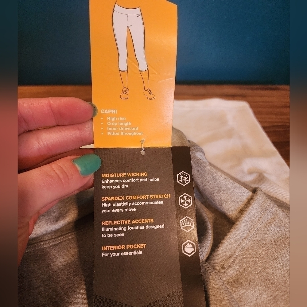 ATHLETIC capri pants bundle​ - Picture 7 of 10